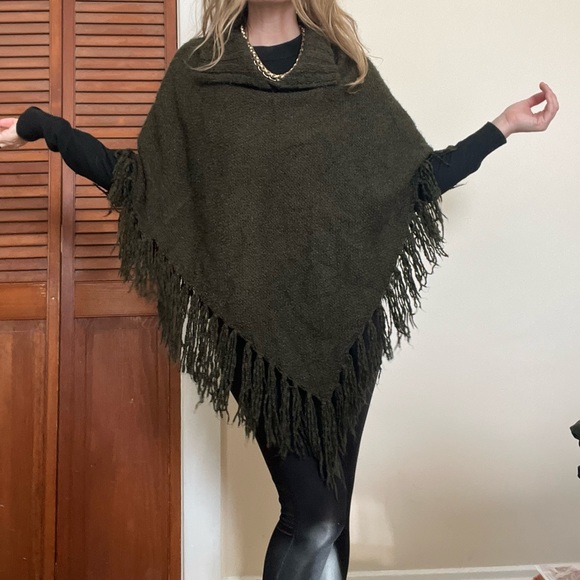 Dark Green Fringe Poncho - Picture 3 of 5